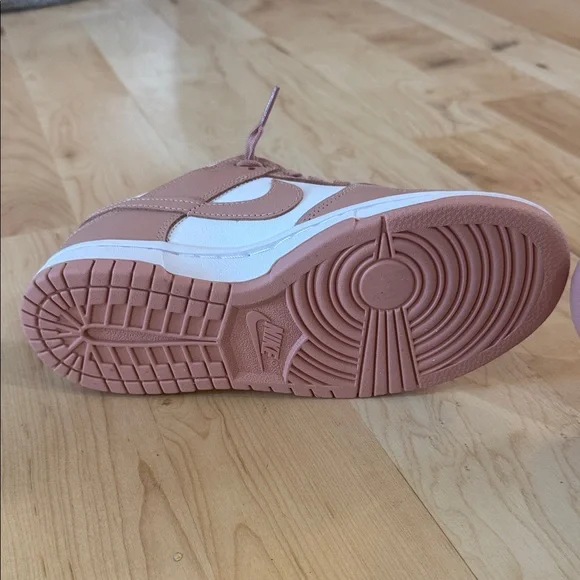 Brand new Nike dunks - Picture 8 of 9